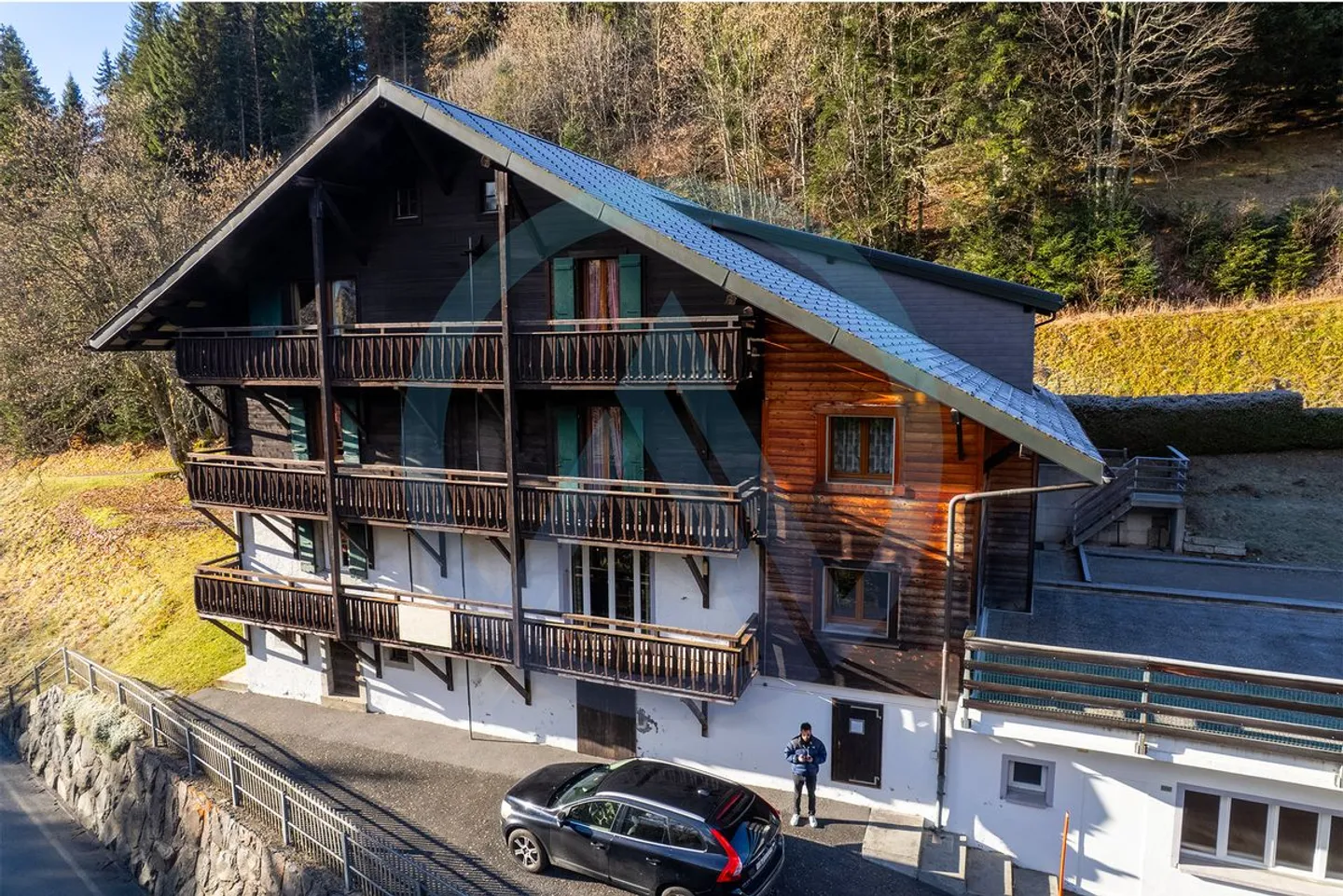 An exceptional chalet to bring your group projects to life in the Portes-du-Soleil - Photo 1 of 13