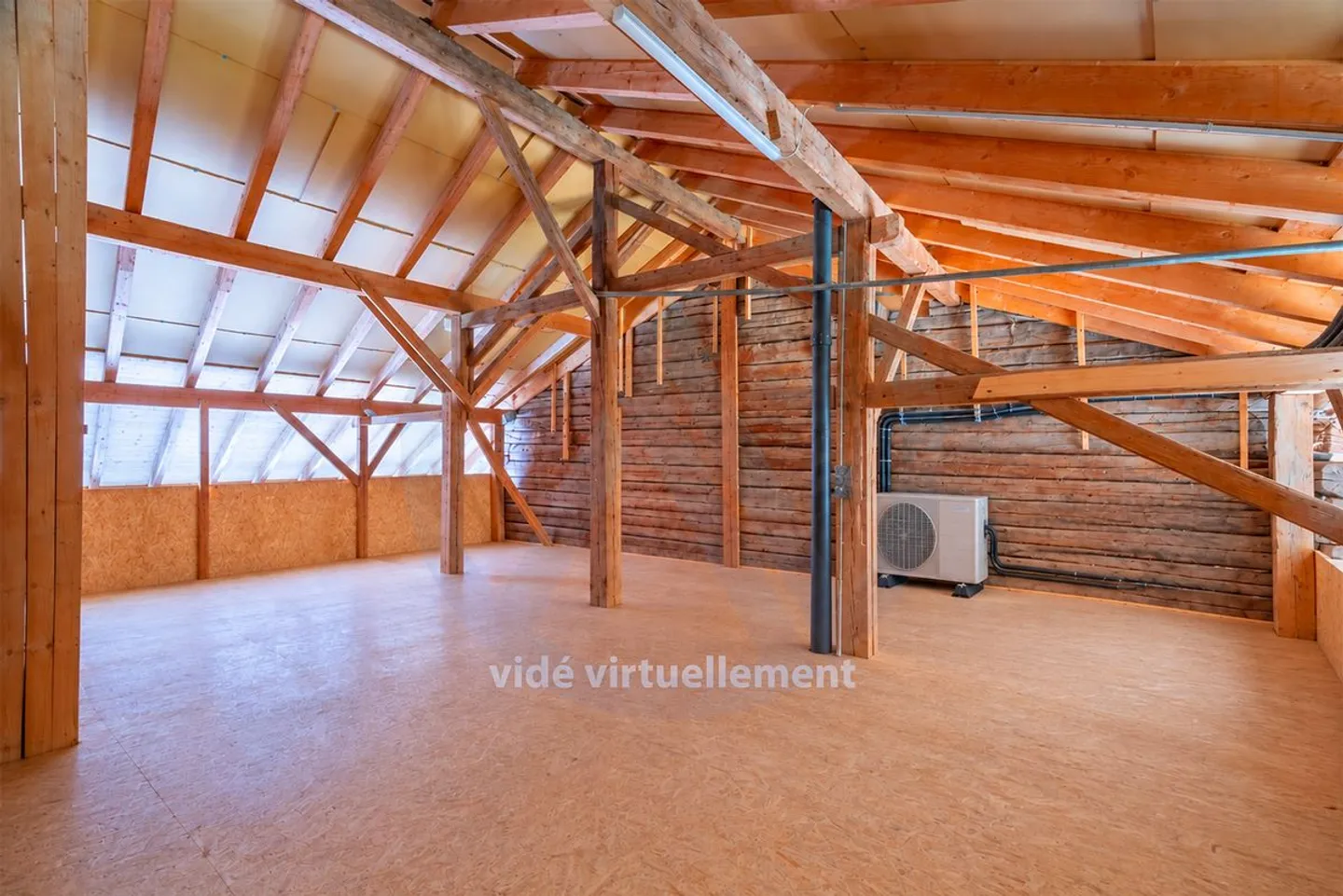 Restauriertes altes Bauernhaus mit hübschem Garten im Herzen des Dorfes oberhalb von Ollon - Foto 12 von 13