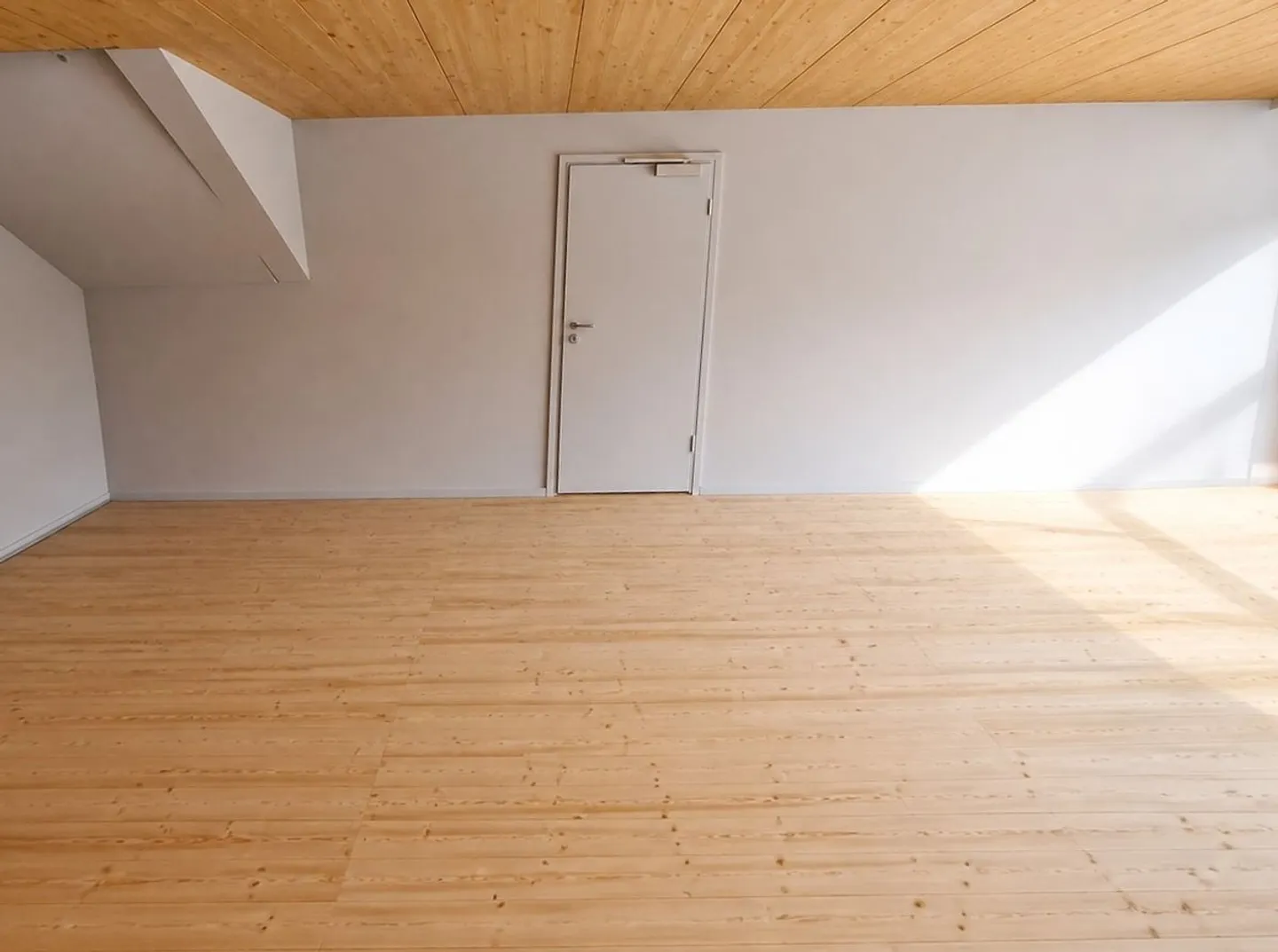 Espace de stockage moderne - Photo 2 sur 2