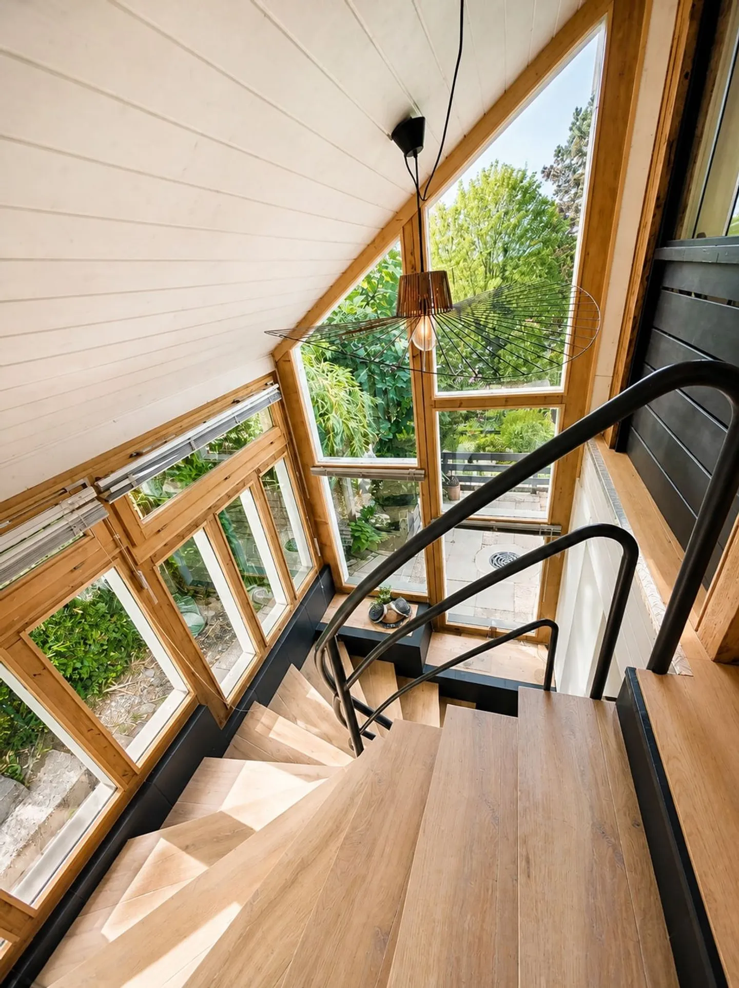 Independent house of character with garden, studio and rental potential - Photo 13 of 13