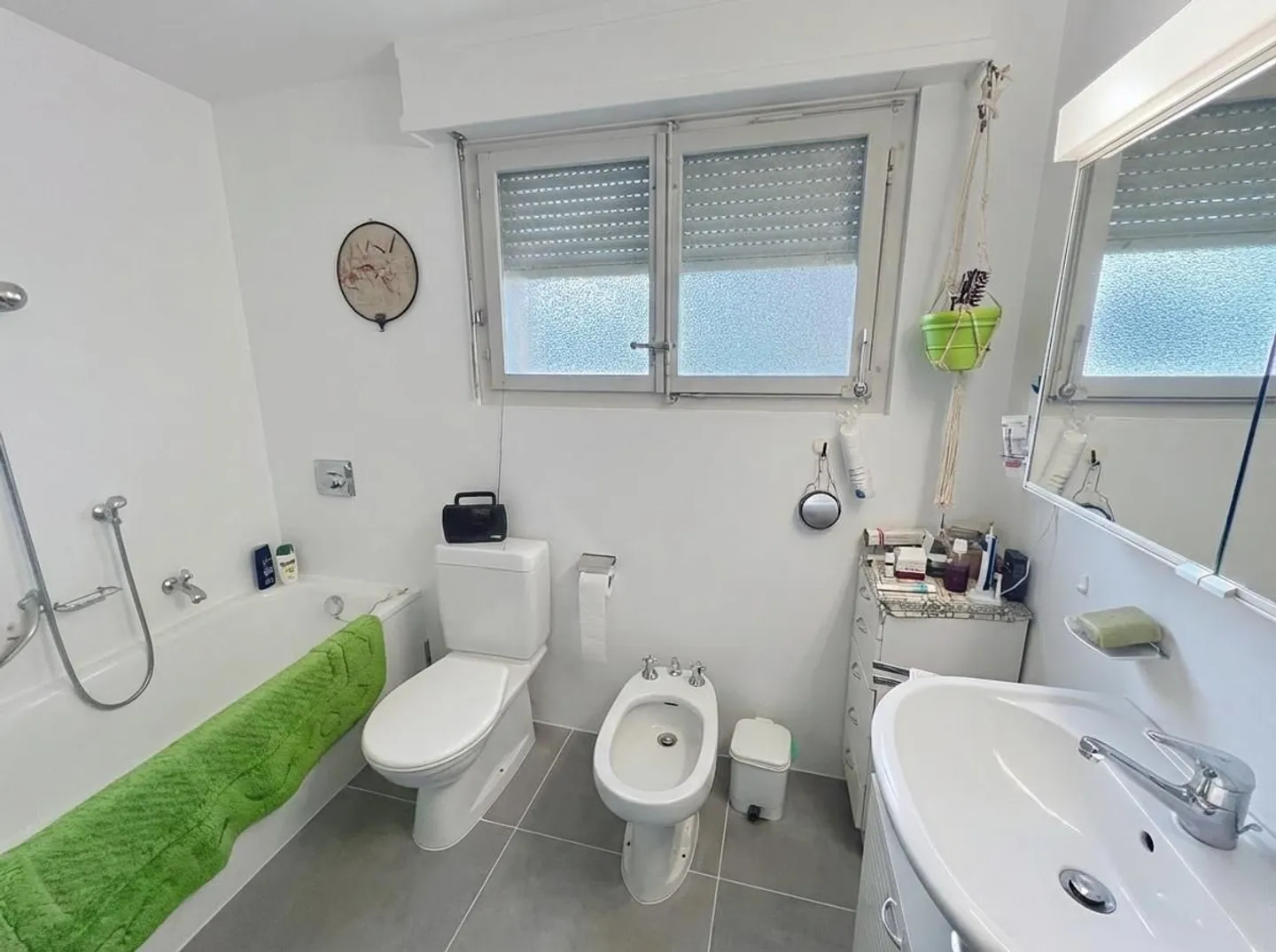 Spacious family home, plot of 1147 m2 - Photo 11 of 13