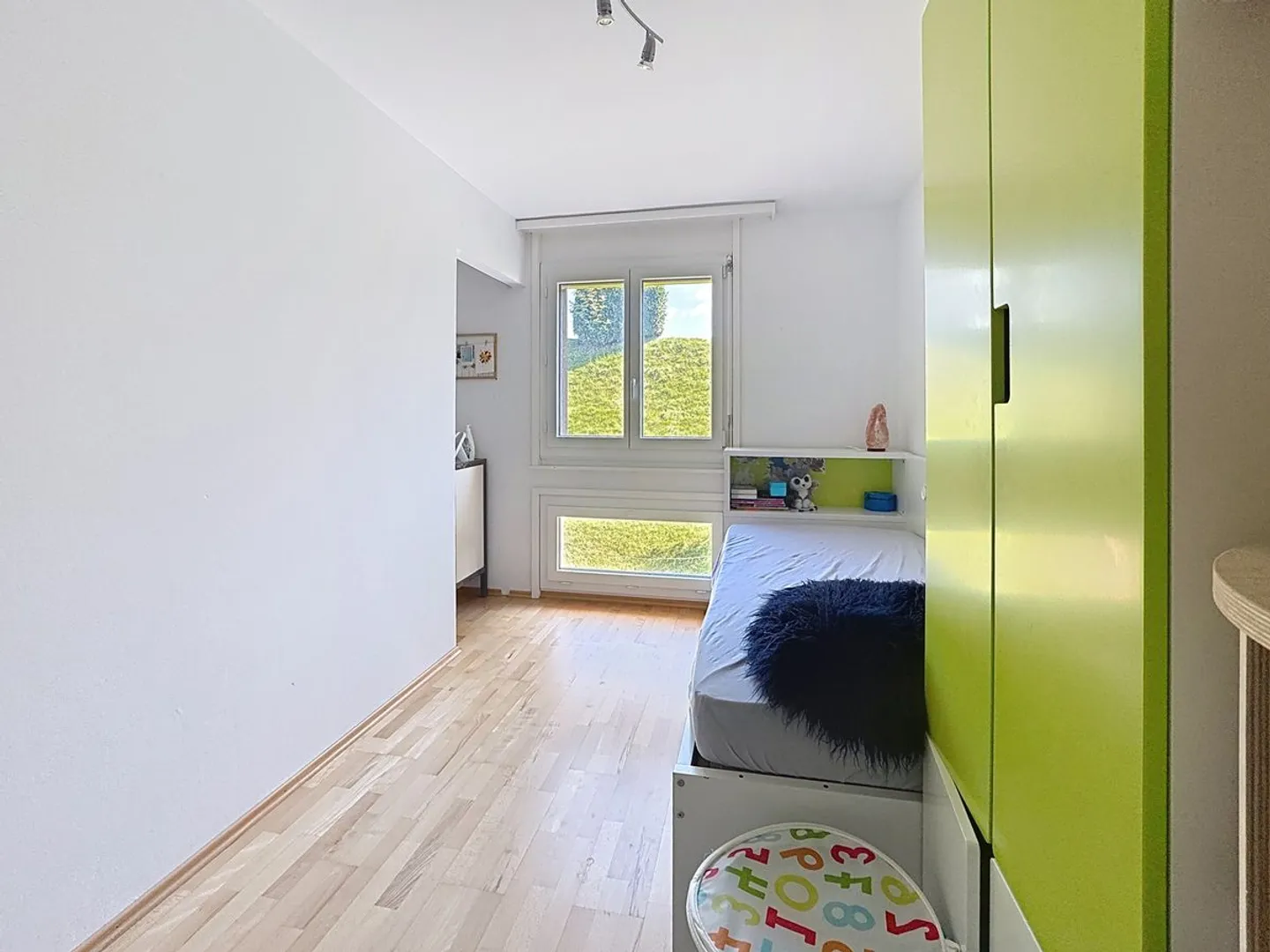 Casa a schiera con 5.5 stanze e terrazza, 4 camere, zona residenziale tranquilla - Foto 5 di 13