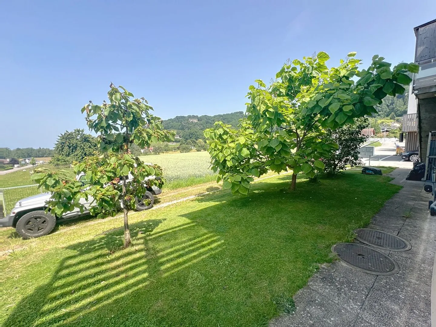 Grande loft con giardino, vista sul lago di Neuchâtel e grande spazio - Foto 2 di 3