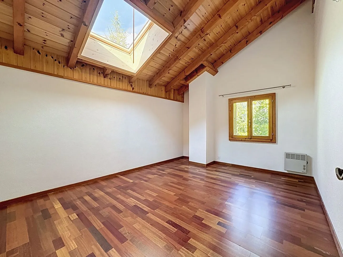 Dove il silenzio incontra la vista: proprietà unica sulle alture di Chamoson - Foto 9 di 13
