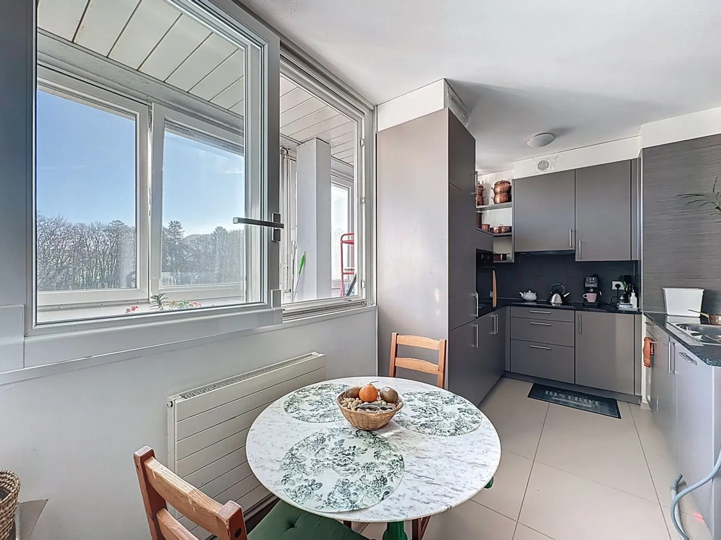 Bel appartement 3,5 pièces à Cugy VD - lumineux, confortable et parfaitement entretenu, avec place de parc - Photo 4 sur 9