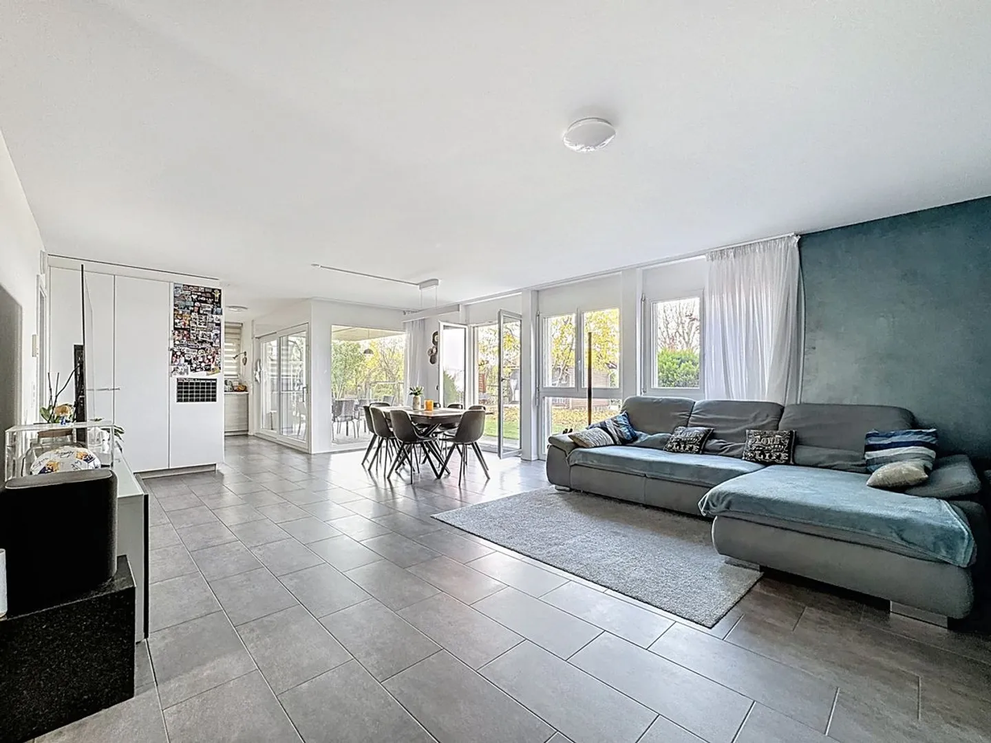 Raum, Licht und Gelassenheit - wunderschöne 4,5-Zimmer-Wohnung im Erdgeschoss mit großem Garten - Foto 1 von 11