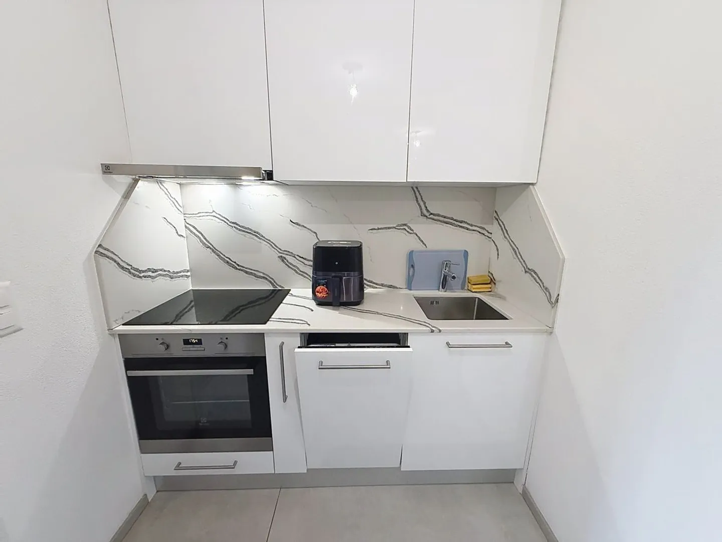 1.5-room studio with parking space - Photo 3 of 6