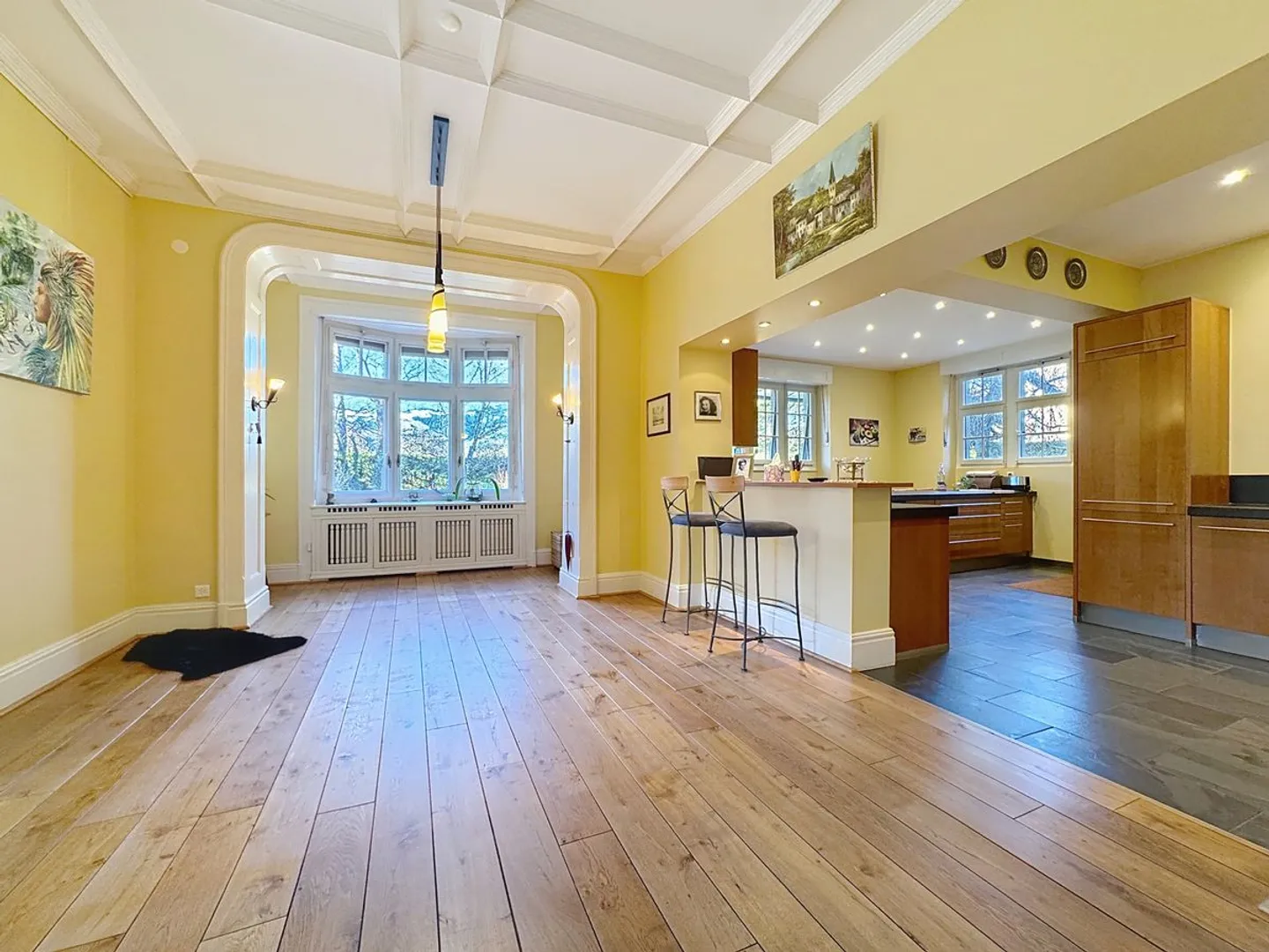 Exceptional master house in the heart of a wooded park - Photo 8 of 13