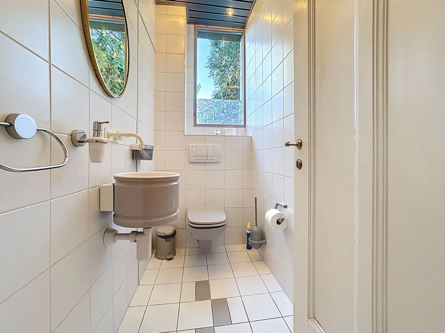 Exceptional master house in the heart of a wooded park - Photo 13 of 13