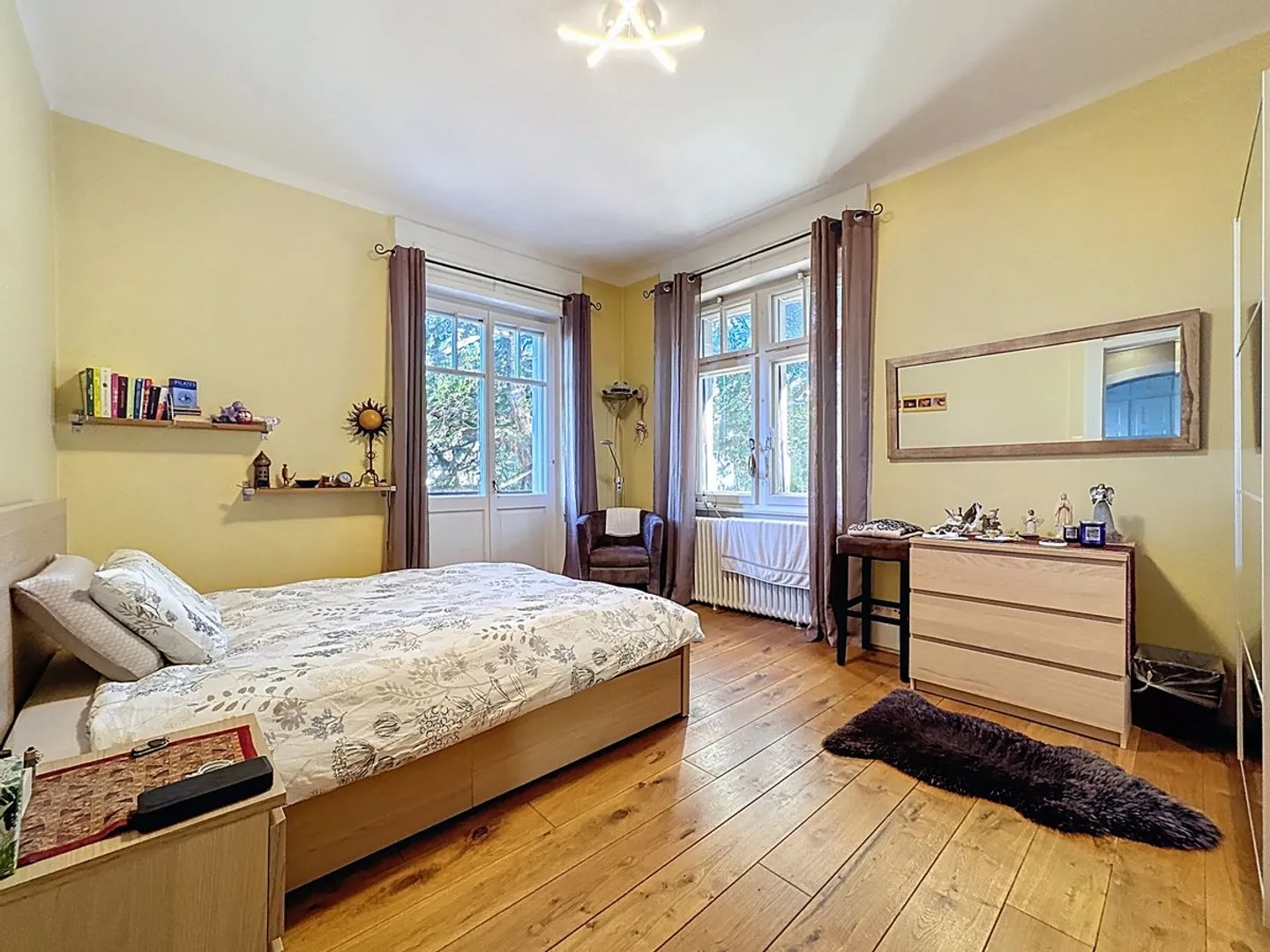 Exceptional master house in the heart of a wooded park - Photo 9 of 13