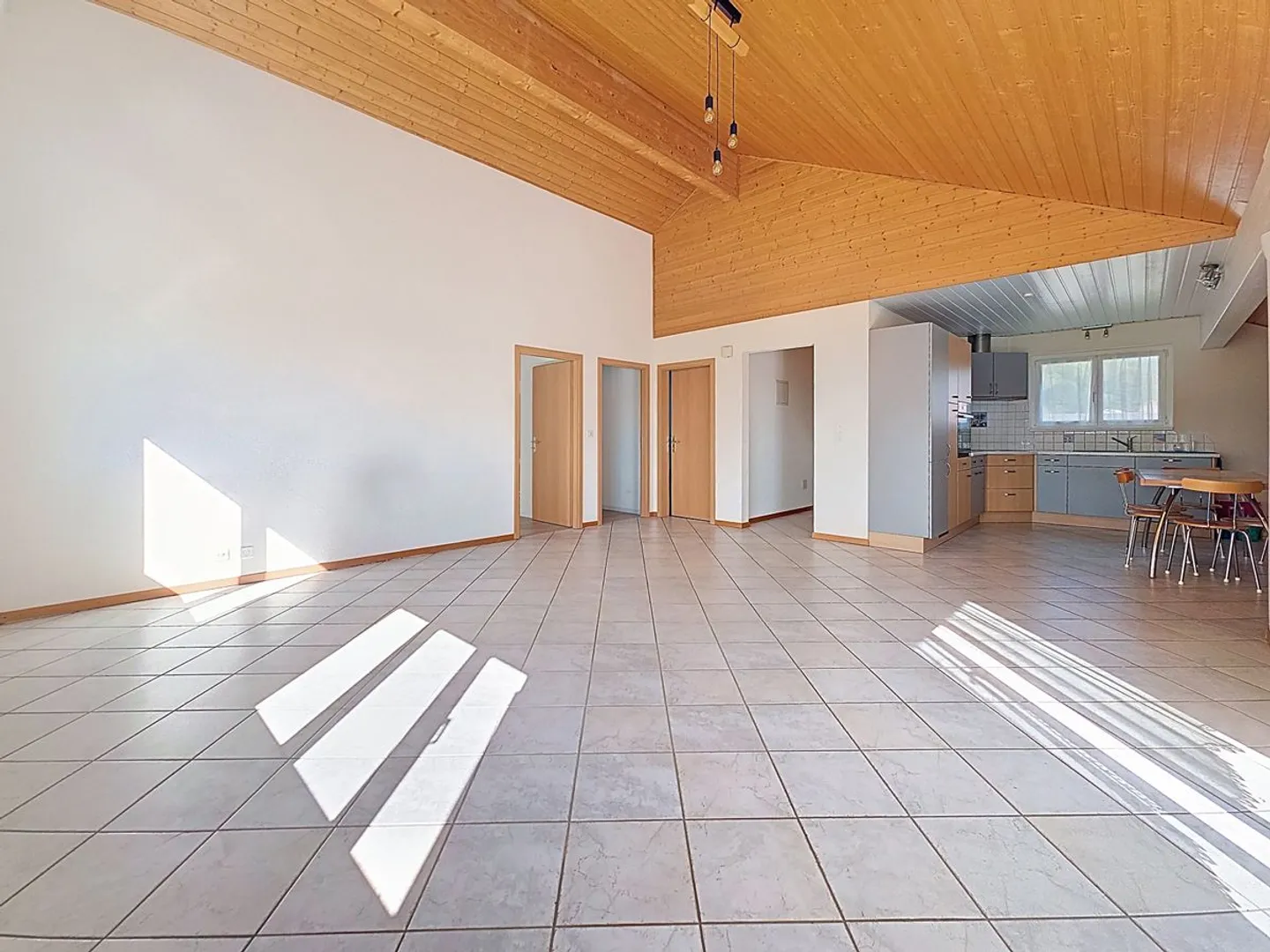 Appartamento molto piacevole 3.5 a Dombresson (NE) - Foto 3 di 12
