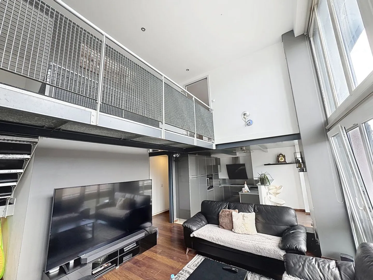 Luce, altezza, carattere: un duplex come nessun altro a La Chaux-de-Fonds - Foto 6 di 10