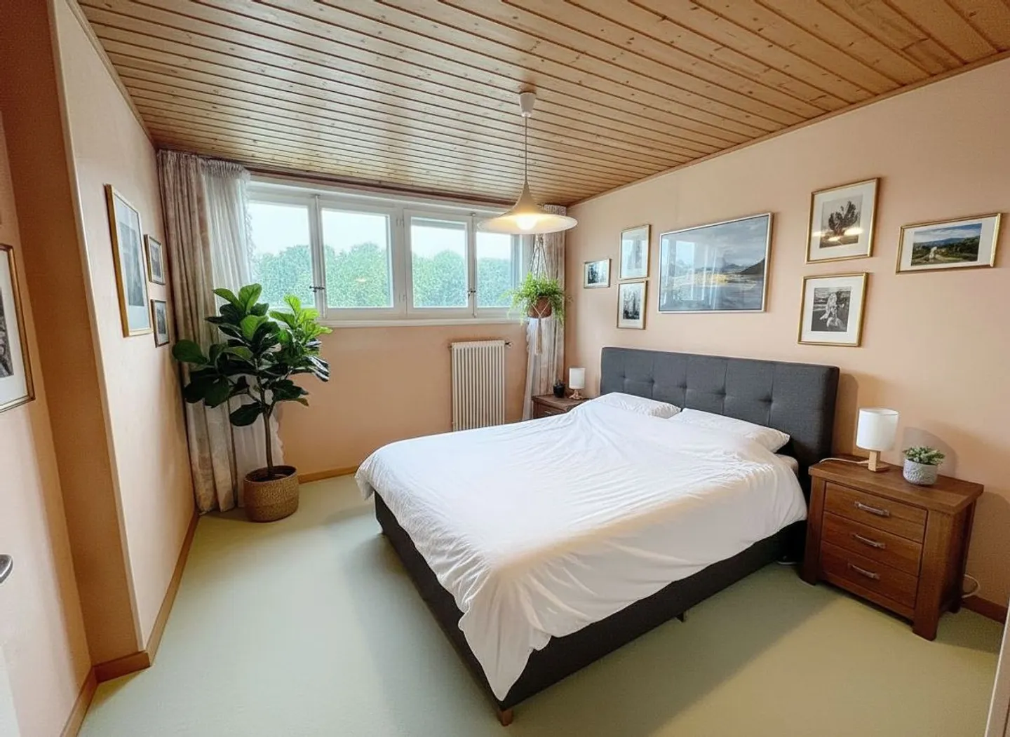 Spacious family home, plot of 1147 m2 - Photo 7 of 13