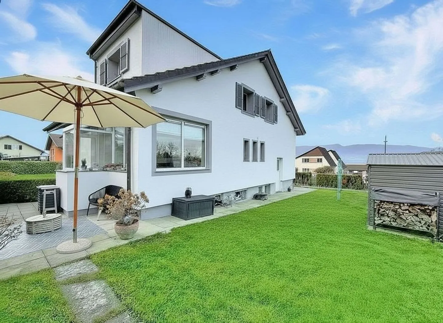 Beautiful property carefully renovated with large wooded garden - Photo 3 of 13