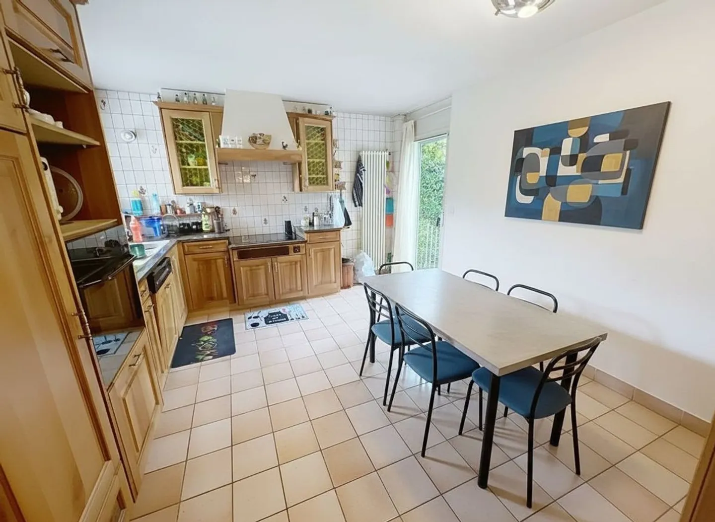 Spacious family home, plot of 1147 m2 - Photo 6 of 13