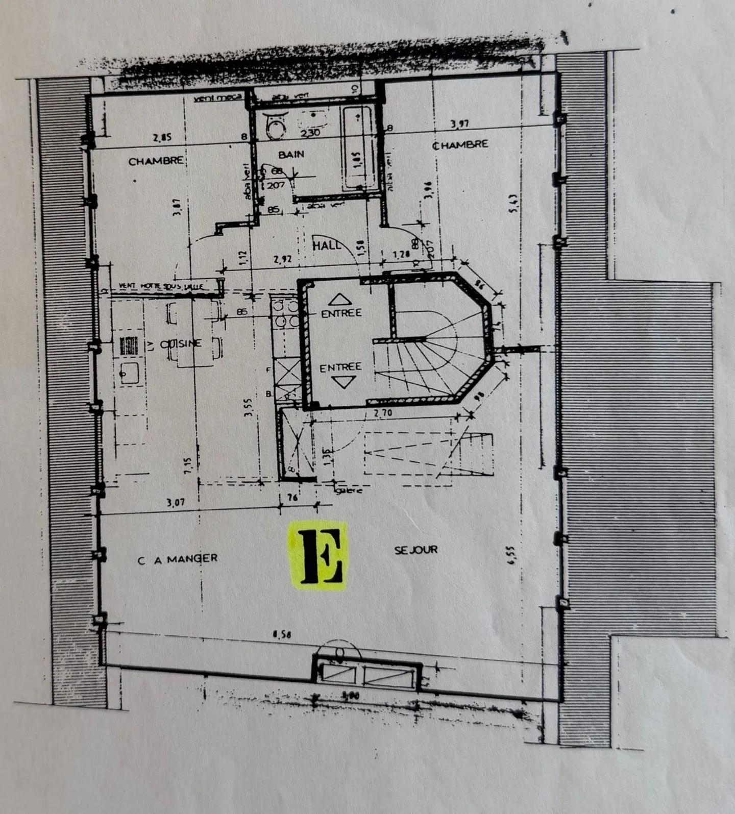 Magnifique appartement au centre de Peseux. Calme, sérénité à 2 pas des transports des écoles et des commerces. - Photo 11 sur 13