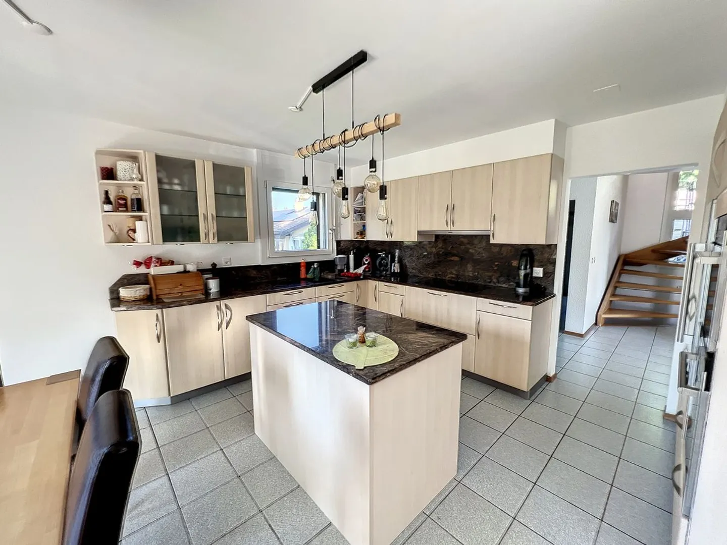 Maison individuelle d'exception - Autonomie énergétique, volumes généreux et cadre idyllique - Photo 5 sur 13