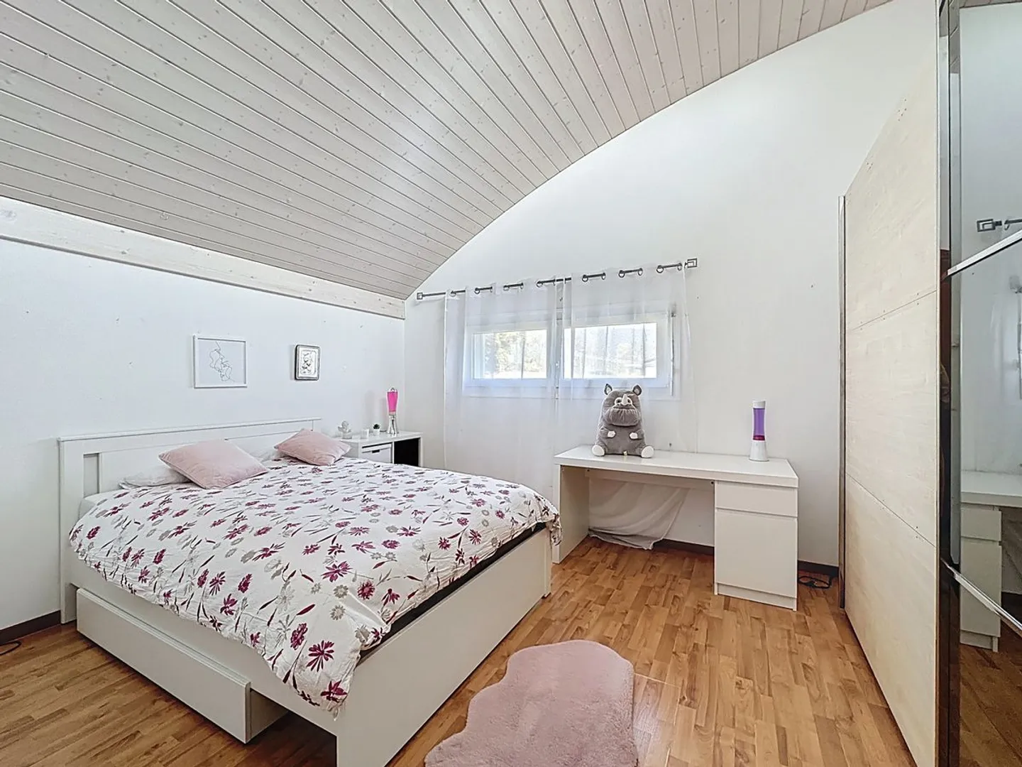 A unique property between sky, lake and mountains - Photo 10 of 13