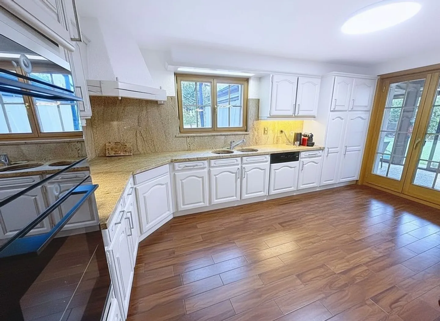 Maison de luxe avec revenu locatif - Photo 12 sur 13