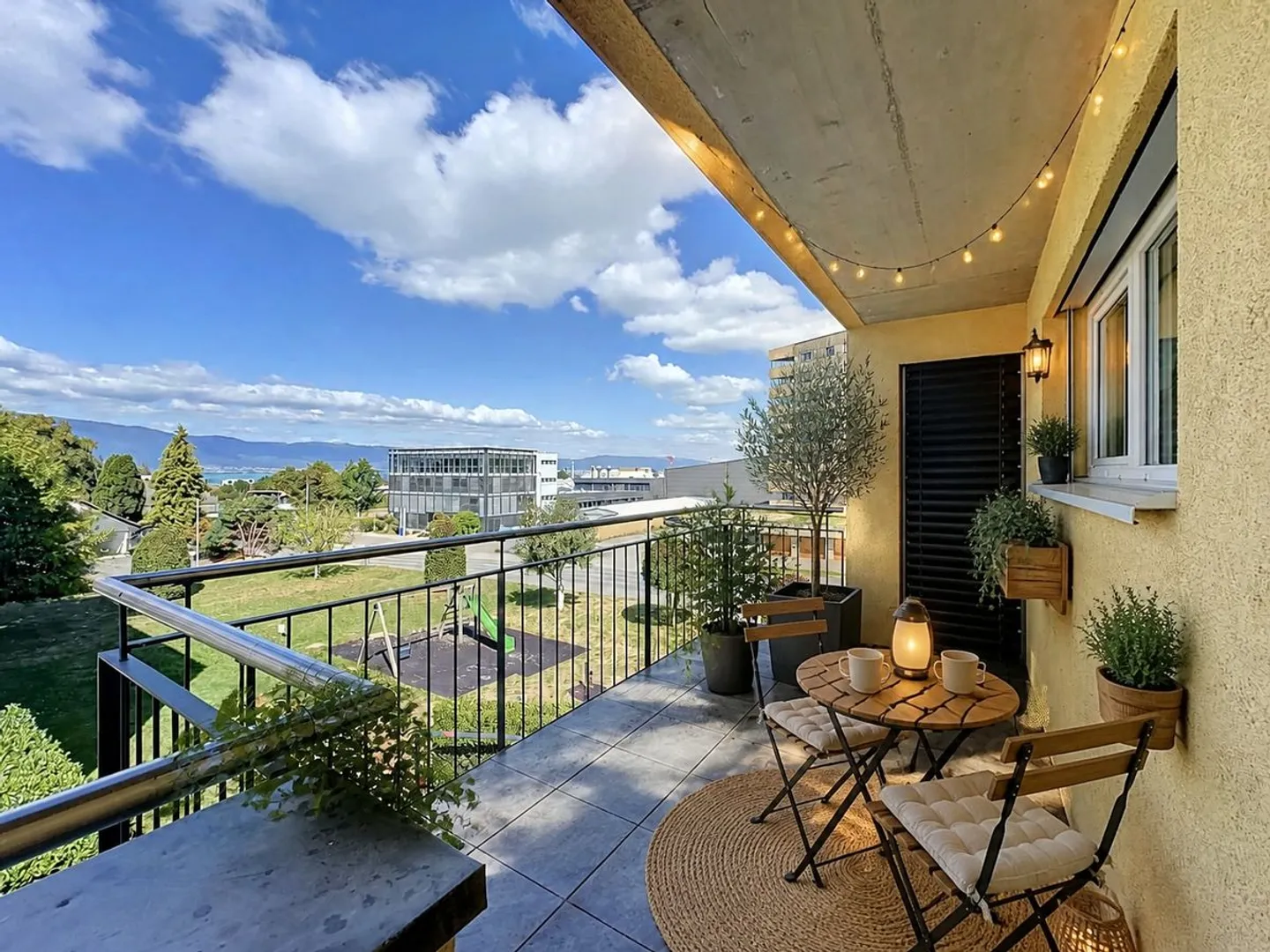 Appartamento ristrutturato con vista lago - Foto 11 di 12