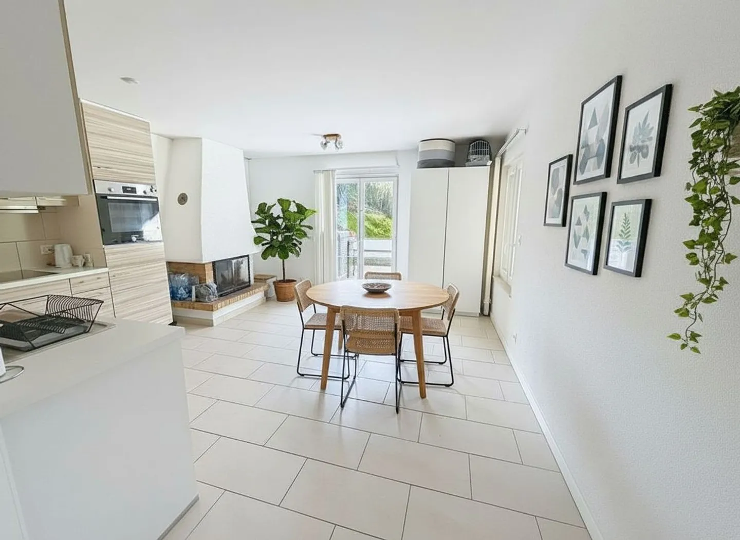 Geräumiges Familienhaus mit Pool - Foto 11 von 13