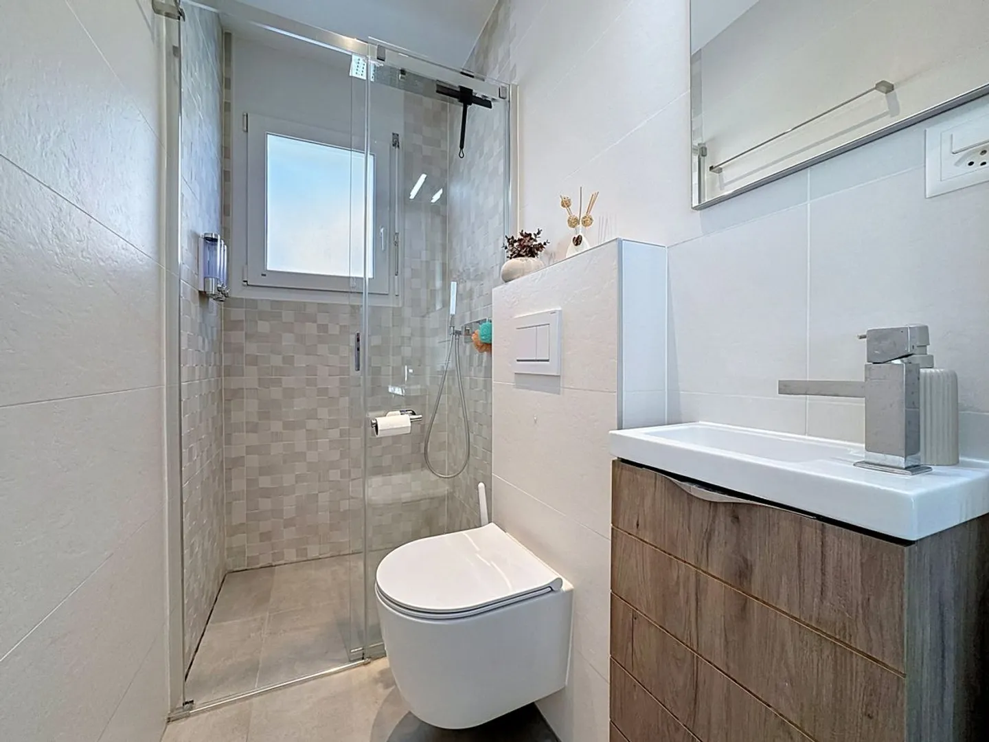 Rare, 4,5 pièces lumineux, terrasse de 39 m2 plein Sud - Foto 10 von 13
