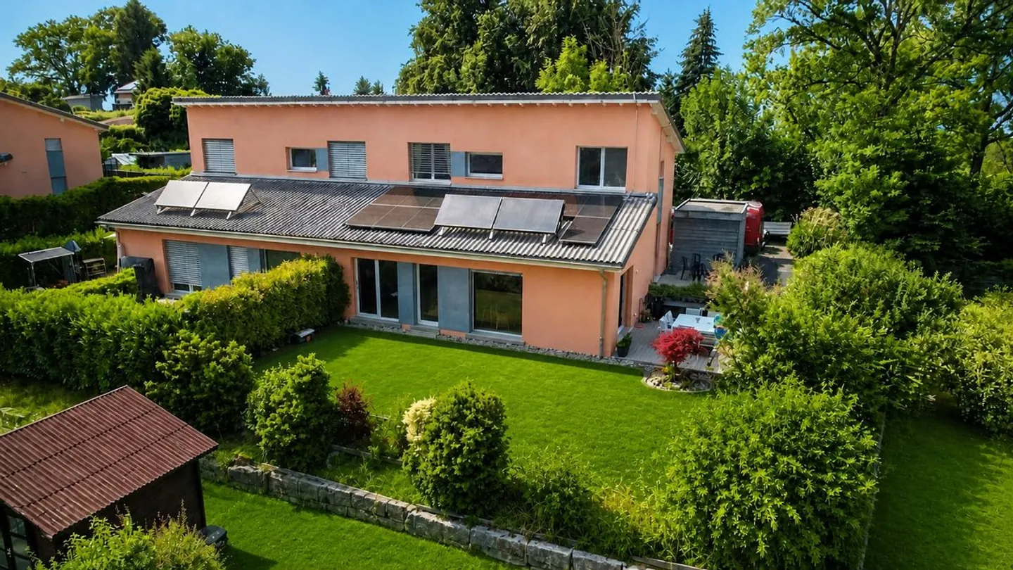 A privileged living environment in the heart of Cudrefin - Photo 1 of 13