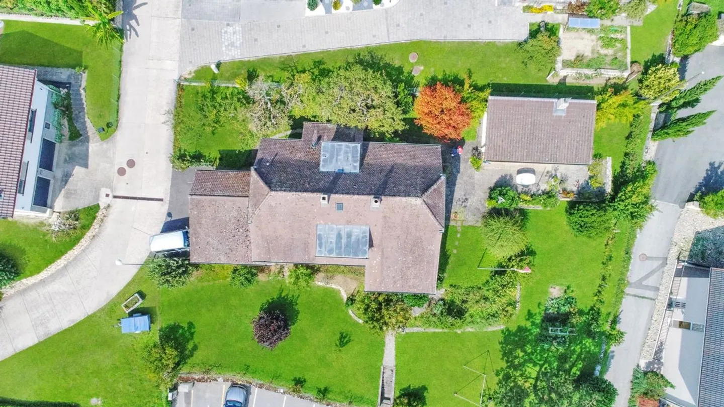 Spacious family home, plot of 1147 m2 - Photo 12 of 13