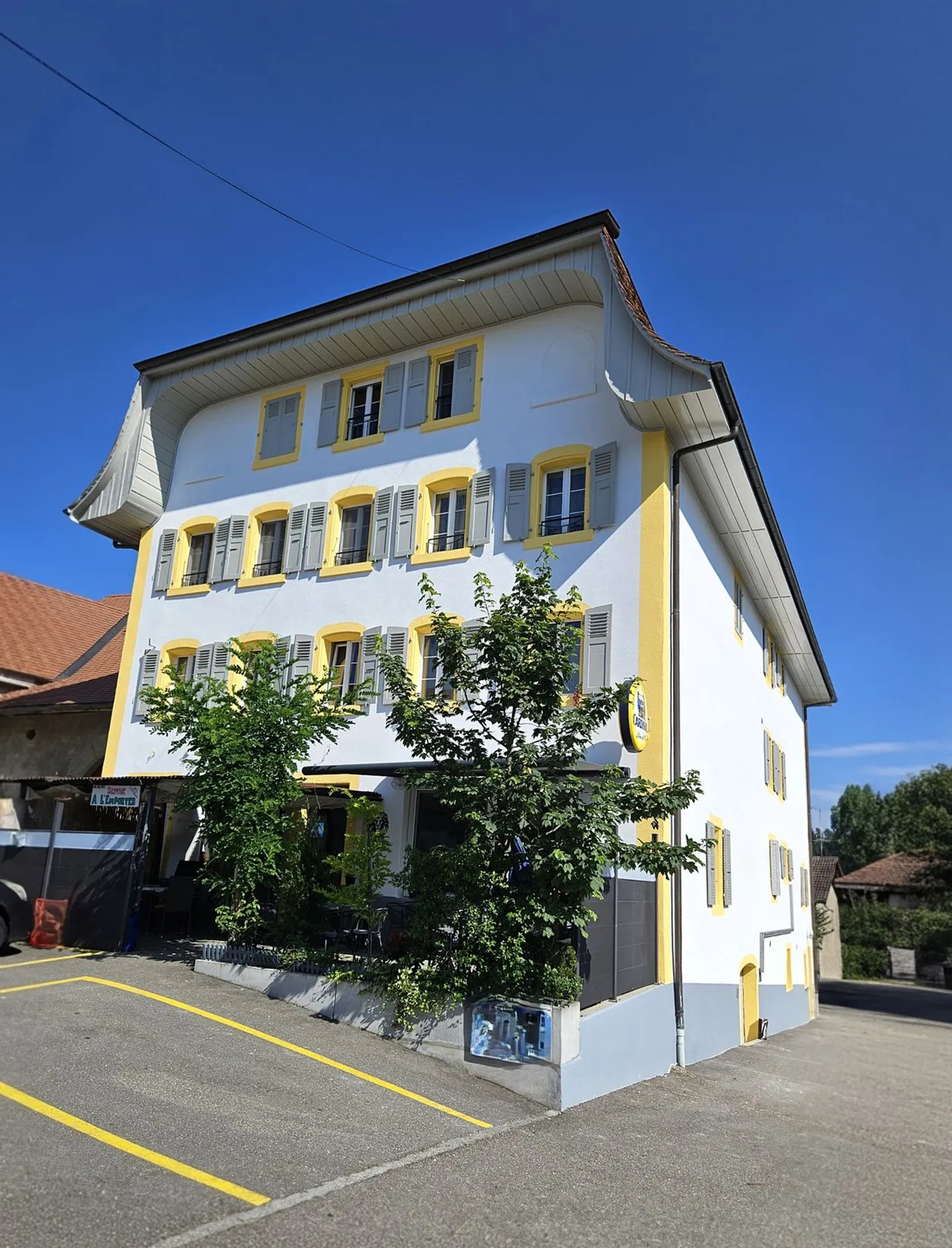 GEBÄUDE FÜR MIETINVESTITION - SEHR GUTE BEDINGUNGEN IN DER NÄHE VON PAYERNE UND ESTAVAYER - Foto 1 von 11