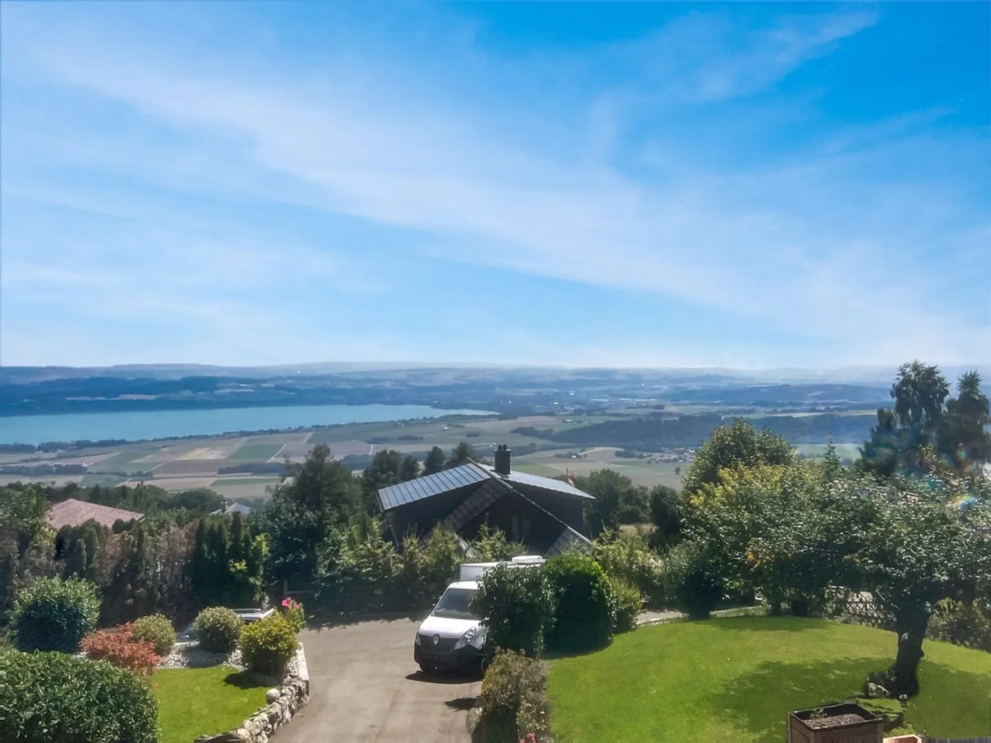 Maison individuelle avec vue panoramique sur le lac de Neuchâtel et Yverdon - Foto 2 di 13