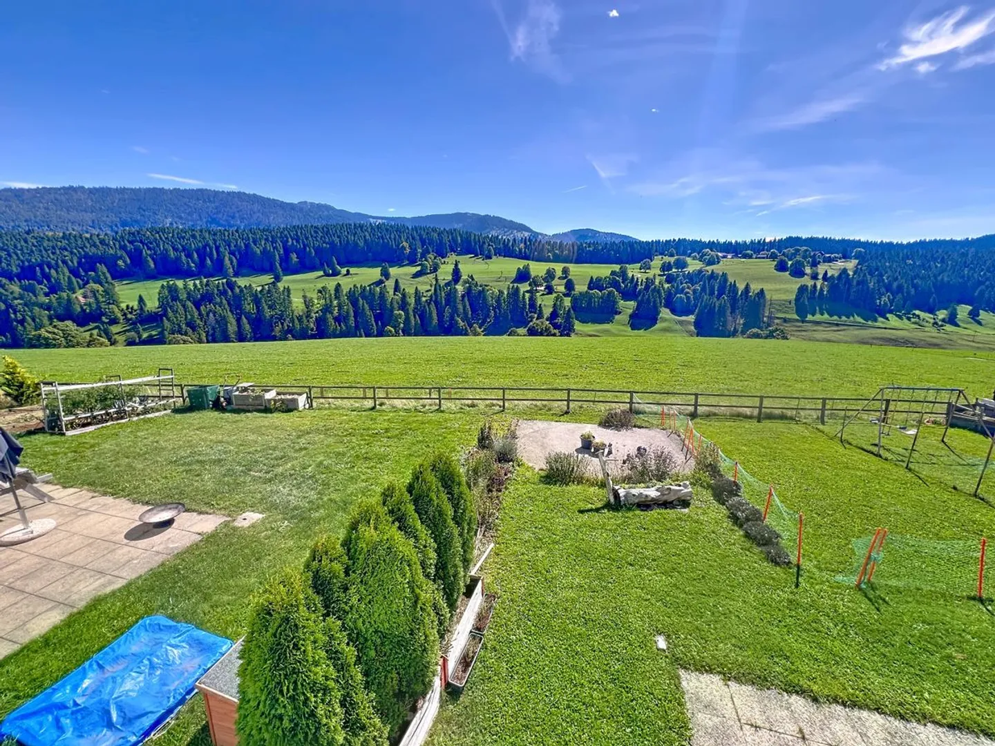 2 Familienhäuser unter einem Dach vereint - Ein atemberaubender Blick! - Foto 2 von 13