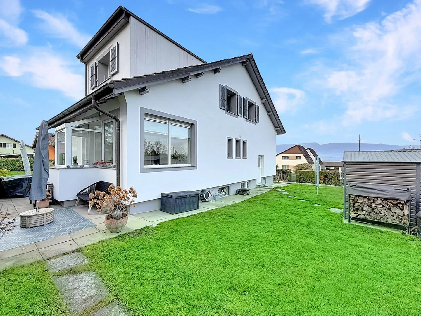 Charmantes Einfamilienhaus mit Garten - Foto 1 von 13