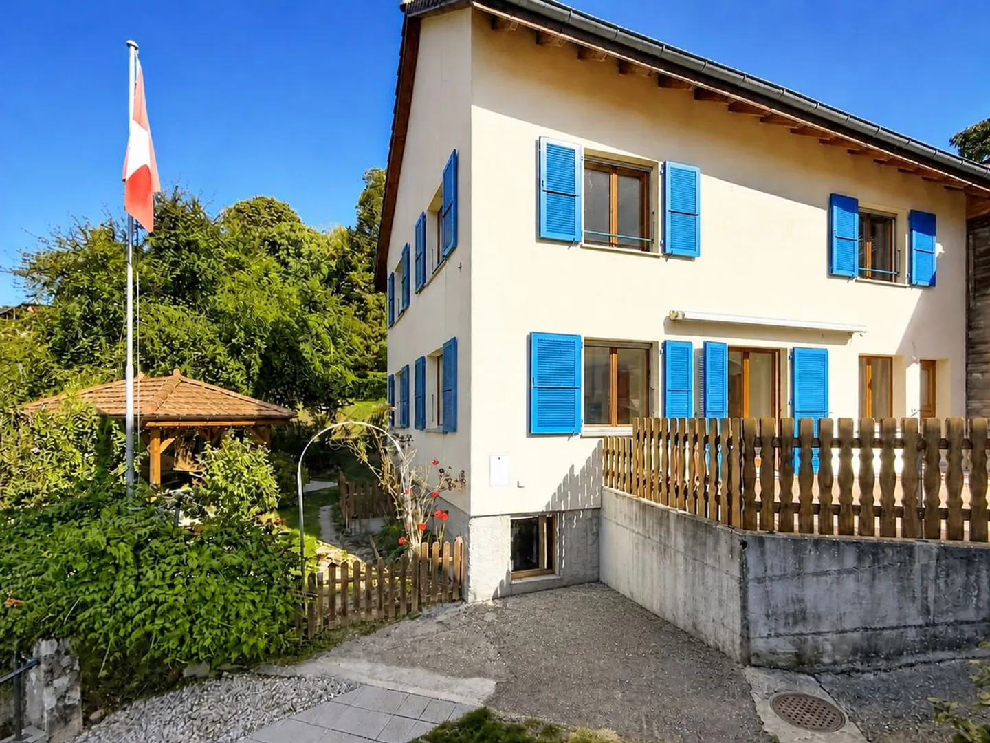 Enfin une maison où toute votre famille trouve sa place, à 7 min de Bercher, du LEB et des écoles - Foto 2 von 13