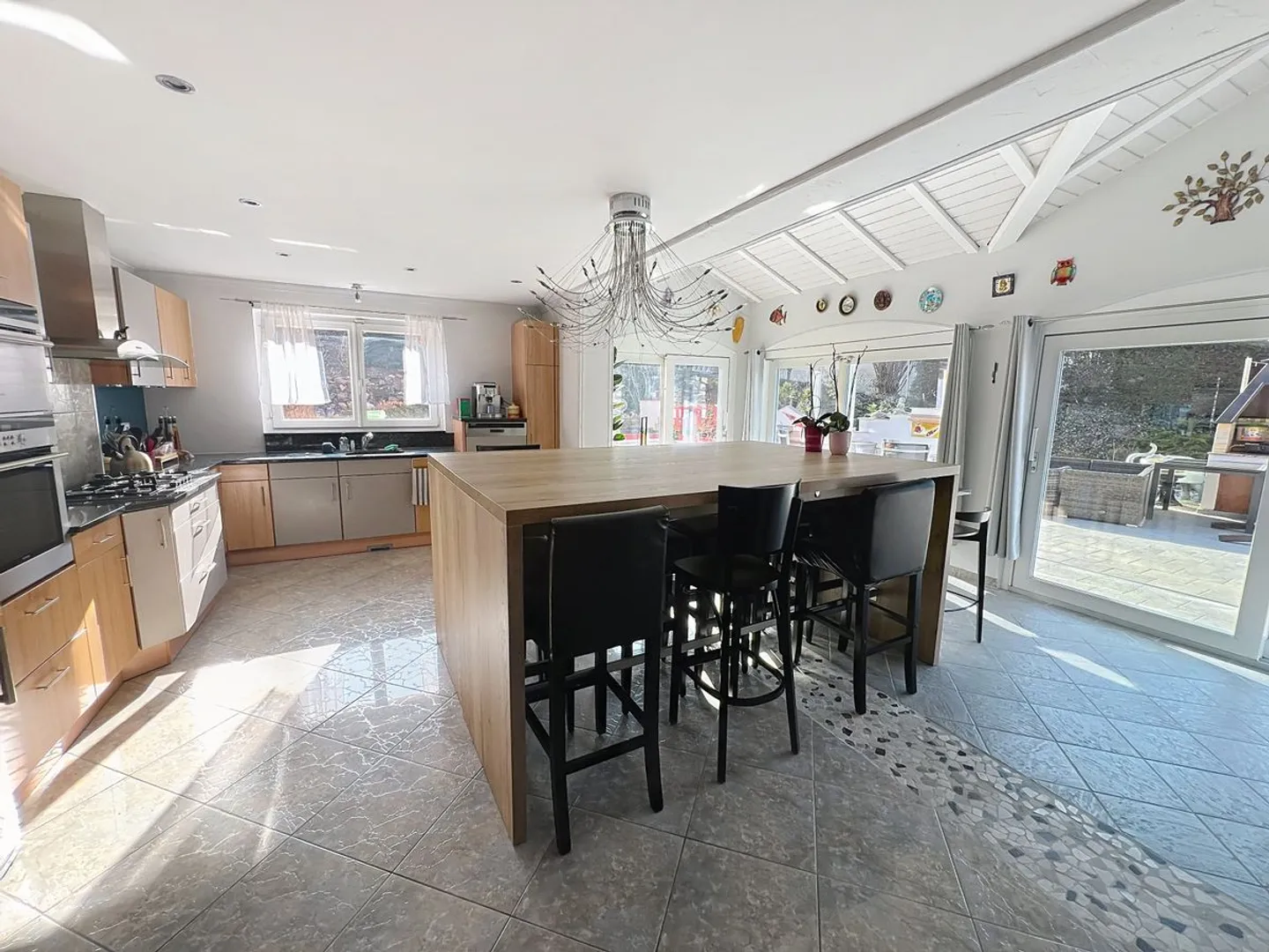 Magnifica casa indipendente ristrutturata e in perfette condizioni, ideale per una famiglia. - Foto 4 di 13