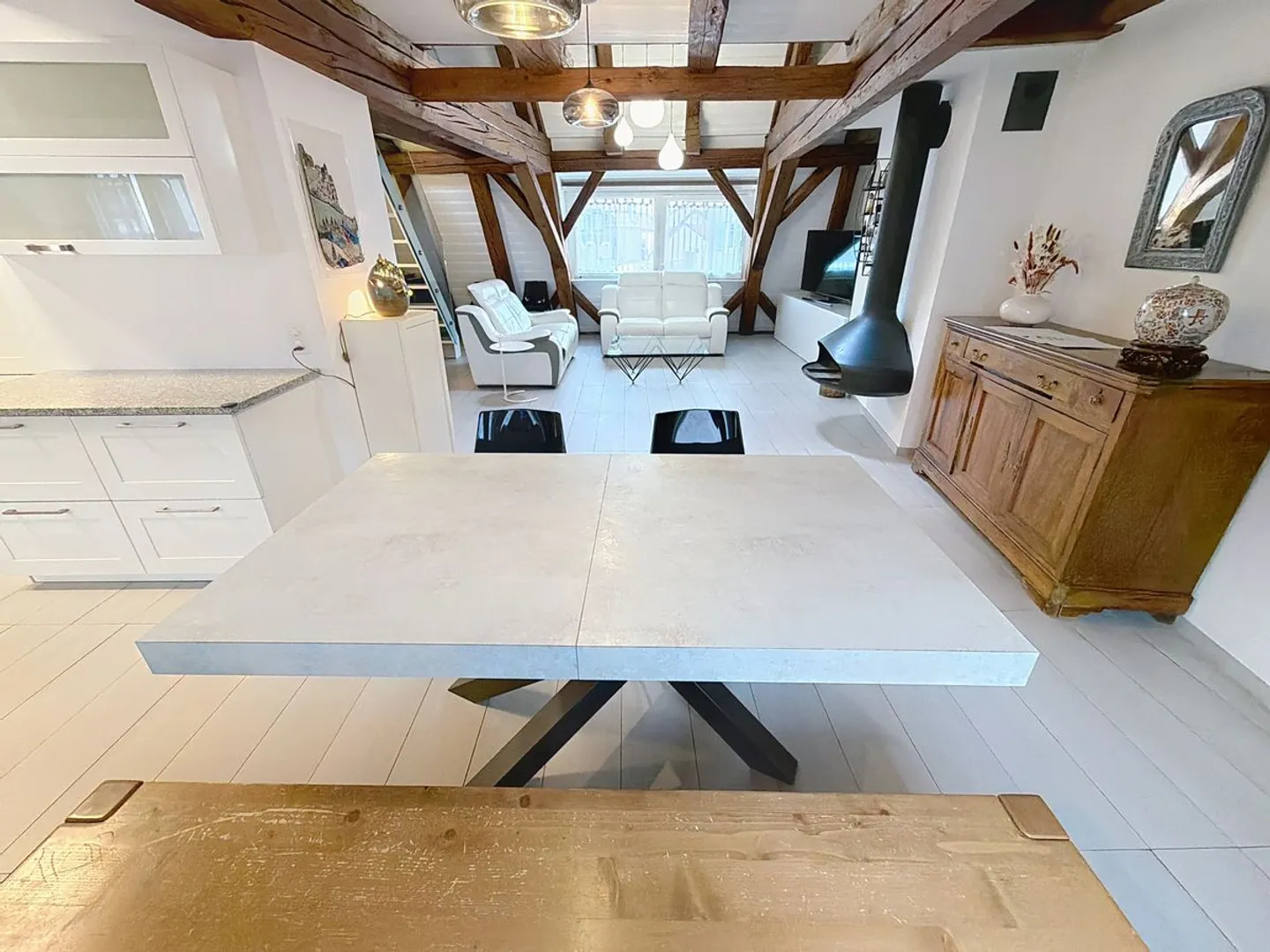 Magnifique appartement au centre de Peseux. Calme, sérénité à 2 pas des transports des écoles et des commerces. - Photo 3 sur 13