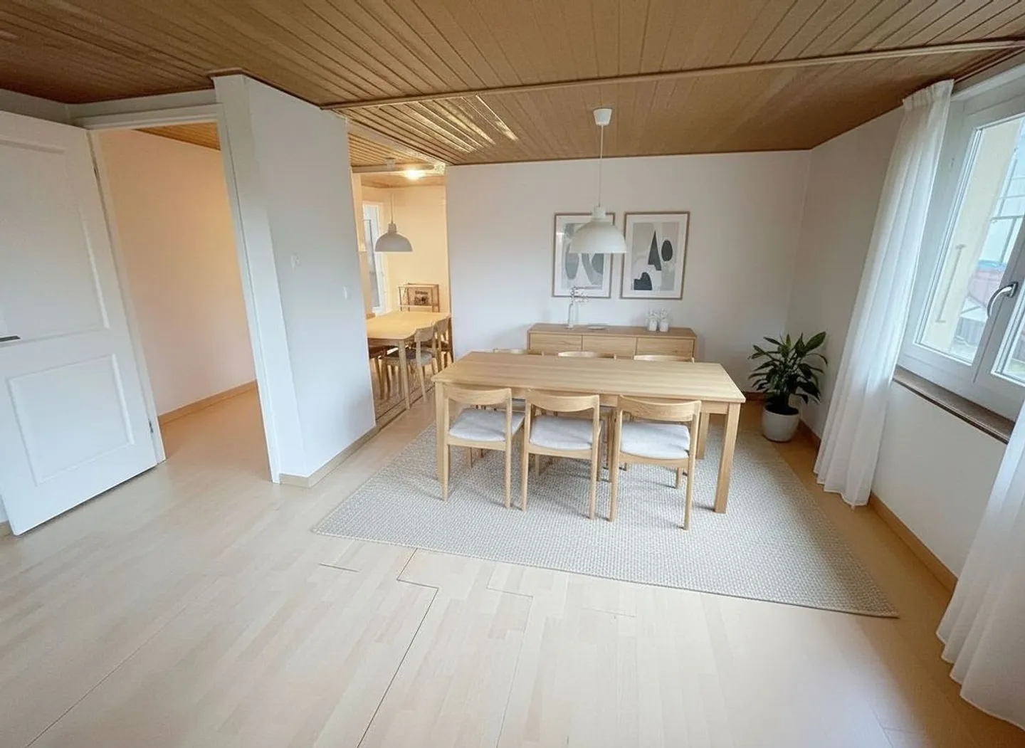 Family Home with Workshop - Photo 3 of 13