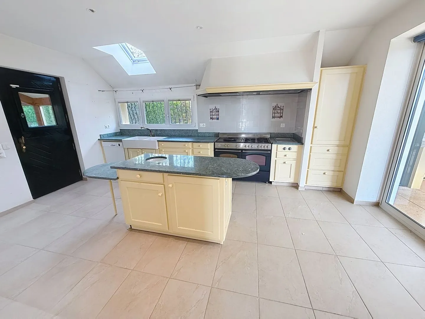 Luxury house - Photo 6 of 13