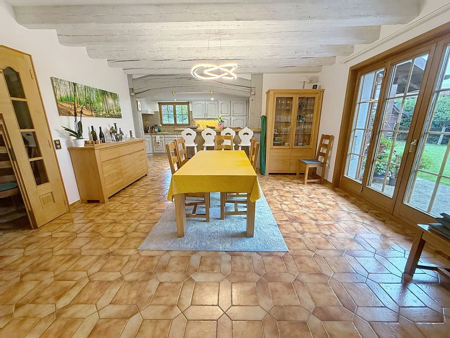 Casa eccezionale - Autonoma, affittabile e ristrutturata con raffinatezza a Ursy - Foto 7 di 13