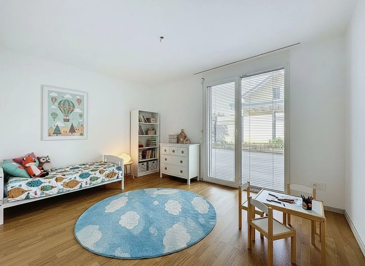 Garden-level apartment with large sunny garden, a rare art of living - Photo 6 of 8