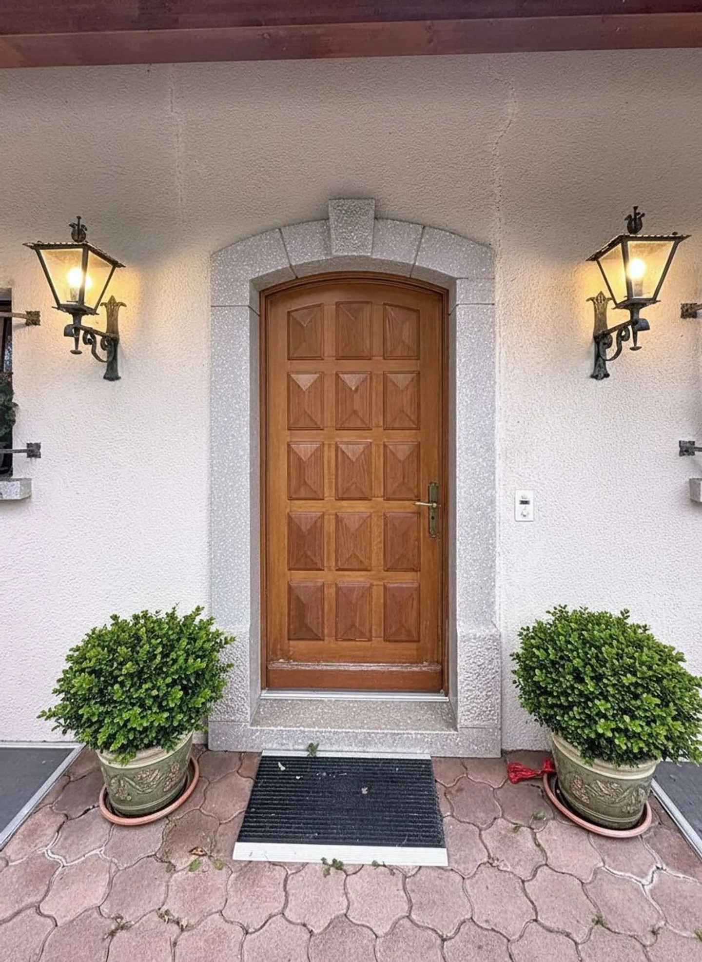 Exceptional House - Autonomous, Rentable and Renovated with Refinement 10 Minutes from Romont - Photo 7 of 13