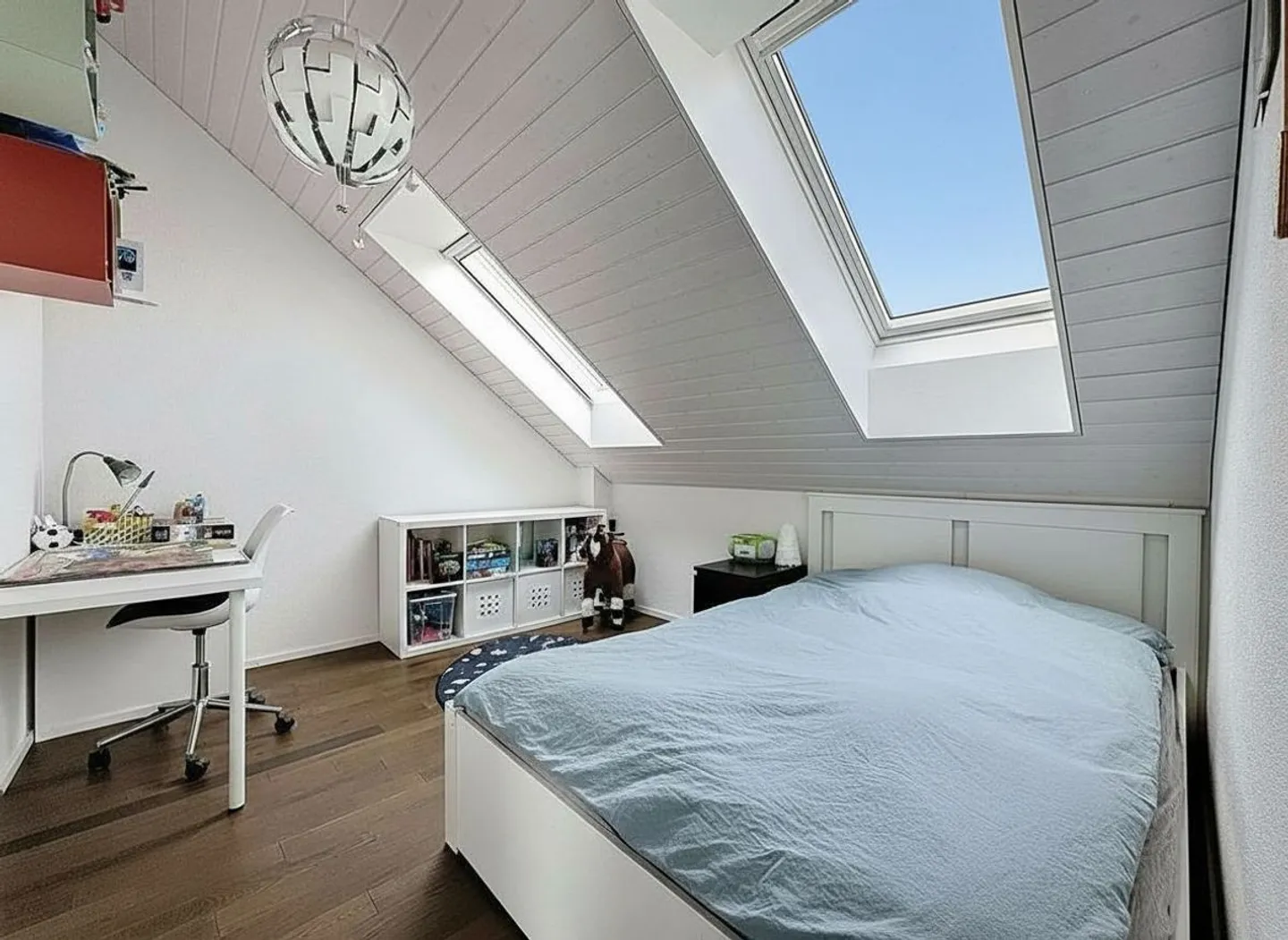 Außergewöhnliches Penthouse-Duplex mit Panoramablick und modernen Annehmlichkeiten - Foto 7 von 13