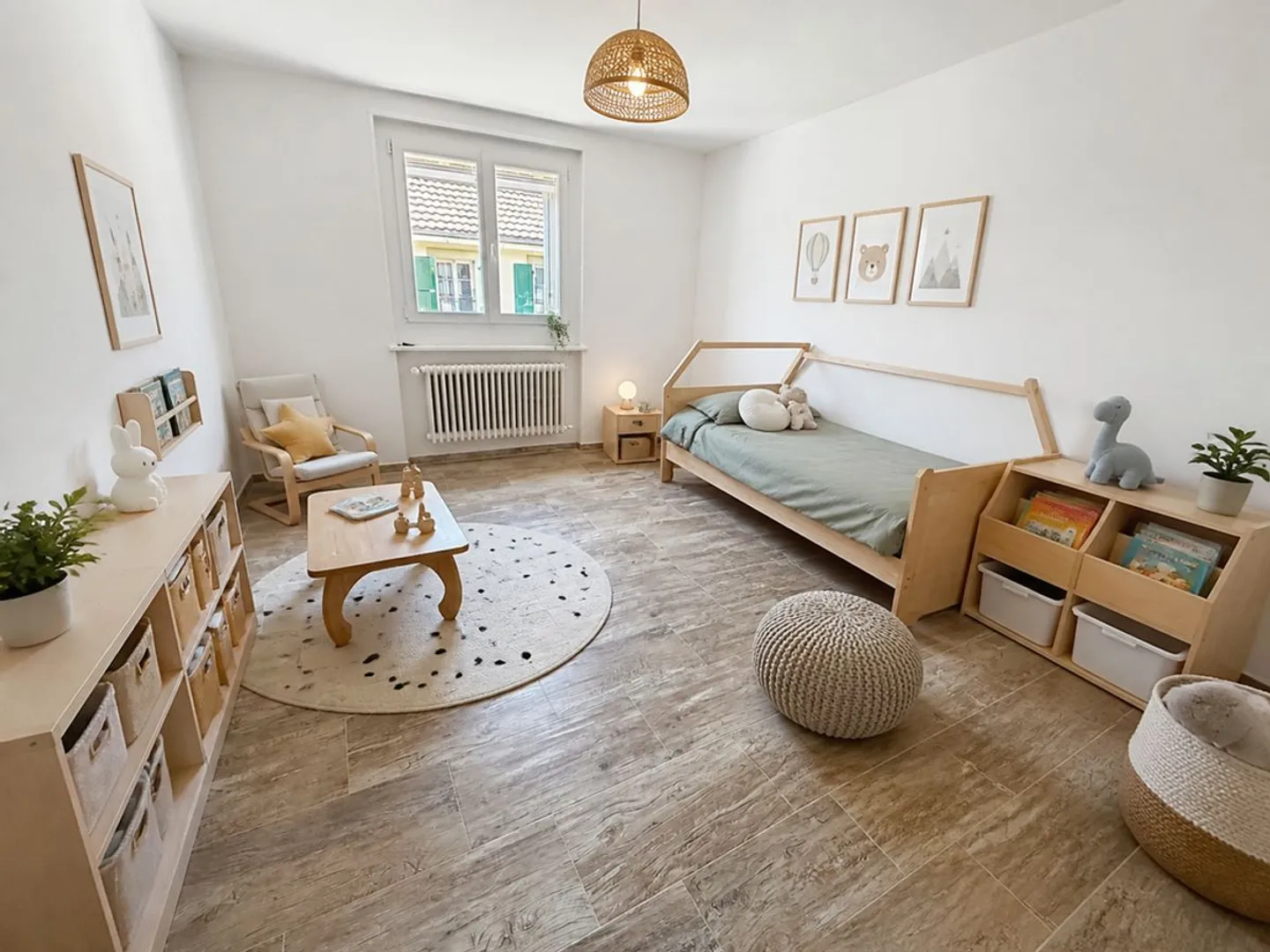 Building with 2 apartments, a commercial space - 2 bedrooms - 2 parking spaces and a garage / Terrace in the center of the village - Photo 8 of 13