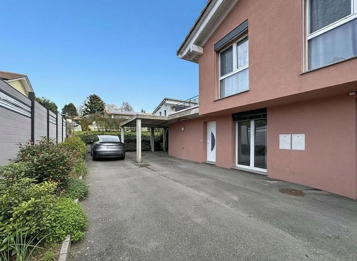 Garden-level apartment with large sunny garden, a rare art of living - Photo 8 of 8