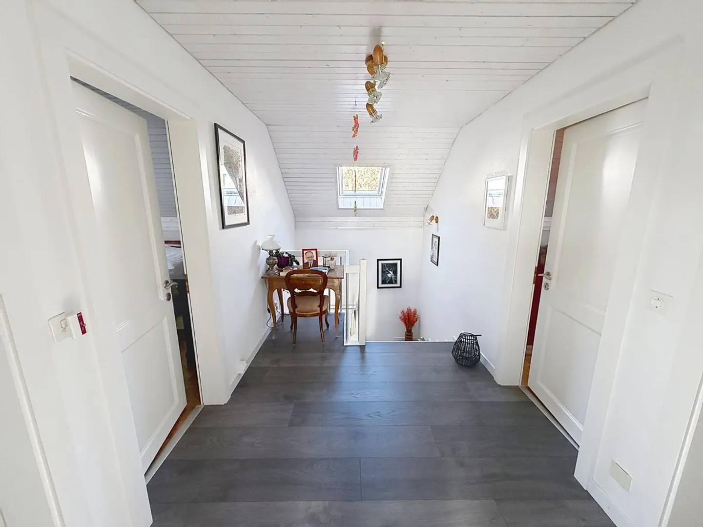 Belle maison familiale de 6,5 pièces avec véranda, jardin arboré et panneaux solaires - Ursy (FR) - Foto 6 von 13