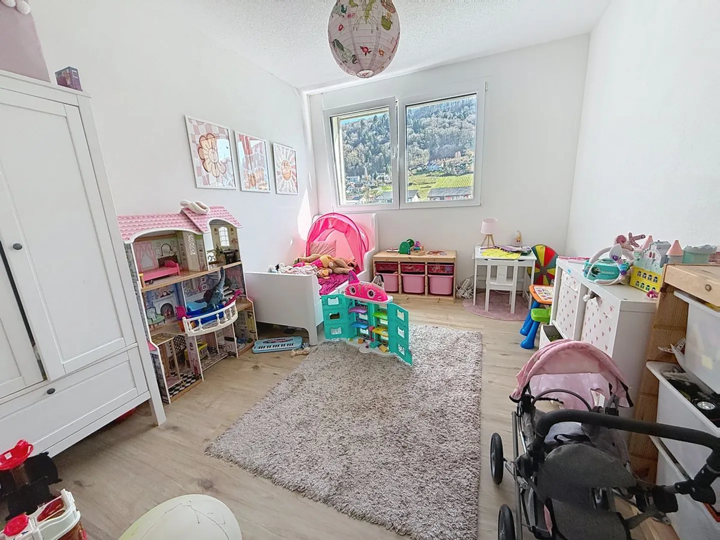 Light-flooded penthouse with large terrace and lake view - Cheyres - Photo 9 of 11