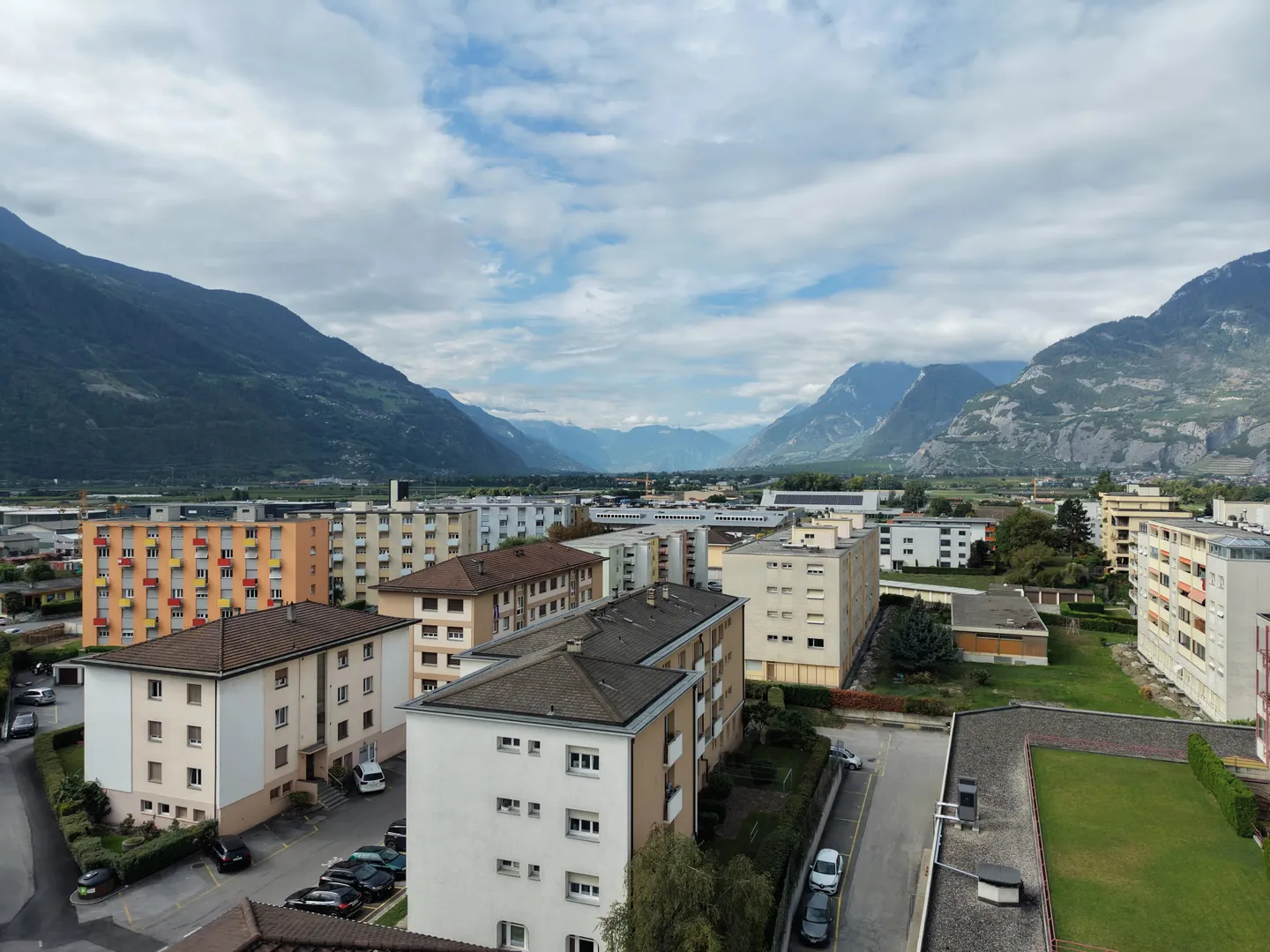 Renovierte 4,5-Zimmer-Wohnung in Conthey - Foto 1 von 4