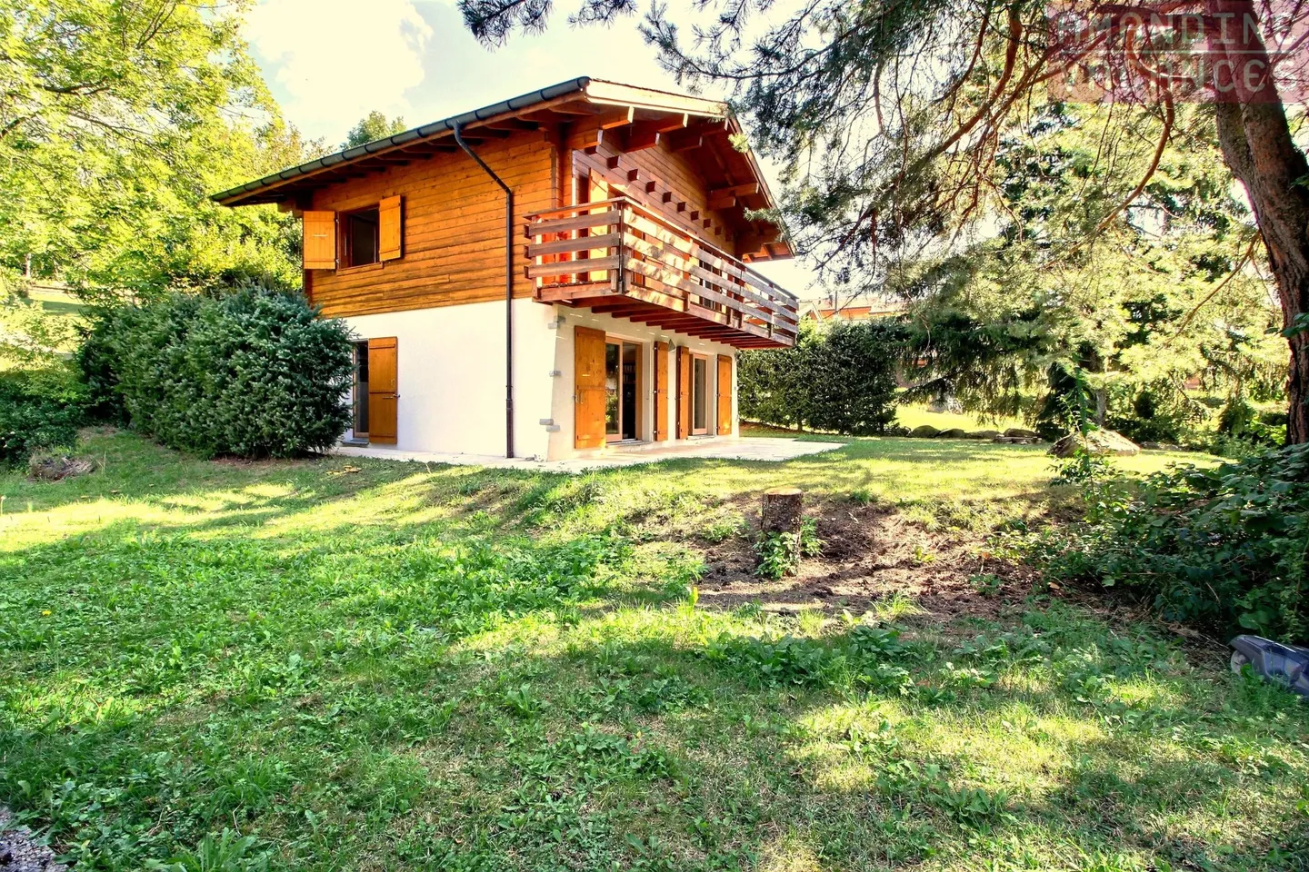Charming chalet 3 bedrooms center station - Photo 2 of 13