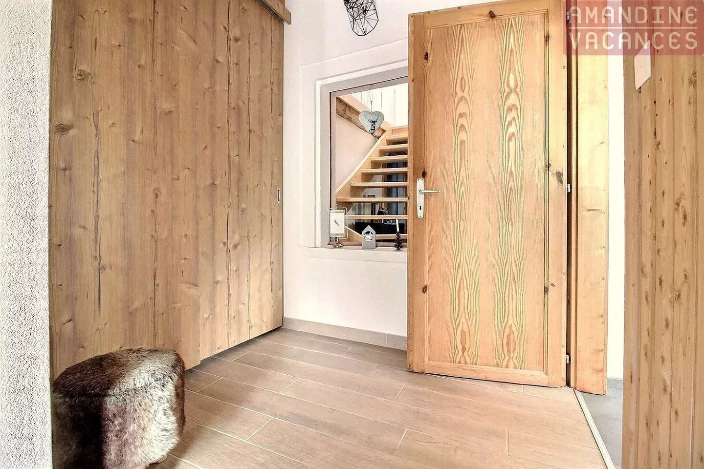 Charming semi-detached chalet 4 rooms - Photo 4 of 13