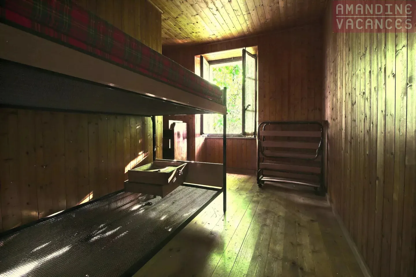 Garden-level apartment to renovate in Ovronnaz - Photo 7 of 13