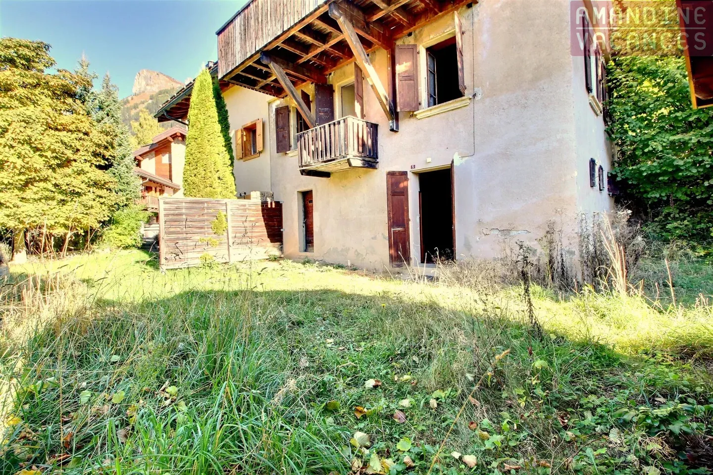 Garden-level apartment to renovate in Ovronnaz - Photo 1 of 13